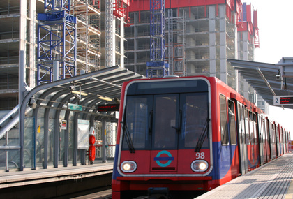 Getting Around London By DLR, the Overground, Train or Tram - London Budget